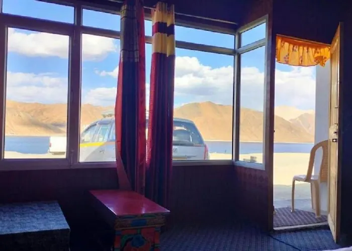Soma Retreat Cottage, Pangong Lake