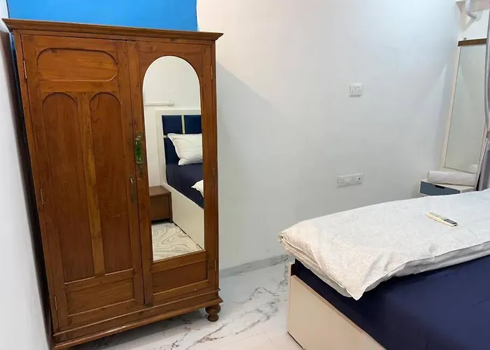 Modern 1Bhk Retreat At Waroda Road, Bandra 203