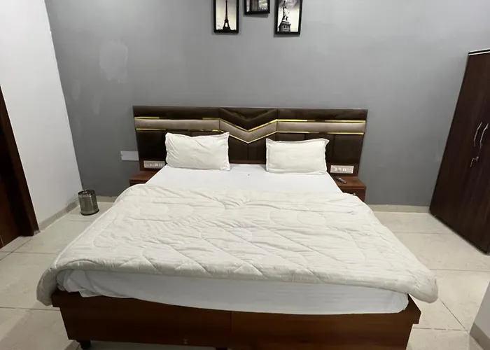 The Wellawing - Ferozepur Road - In Budget Smart Hotel For Families, Corporates, Couples, Solo Travelers