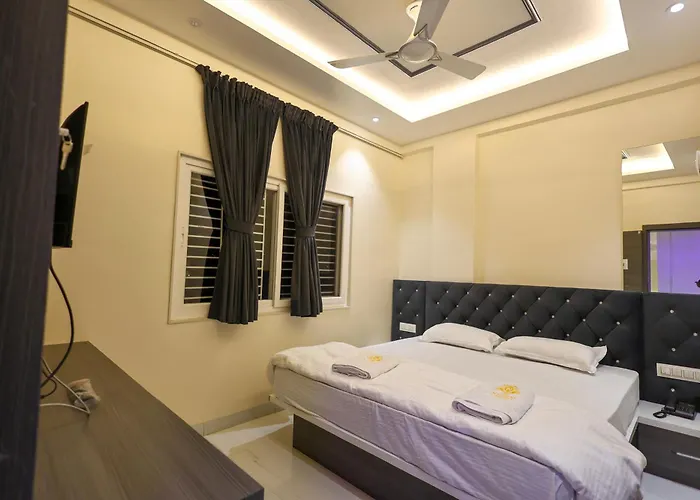 Nandini Executive Lodge