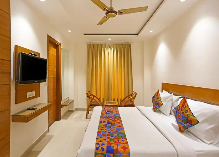 Hotel Fortuner -3 Minutes Walk From Karol Bagh Metro Station