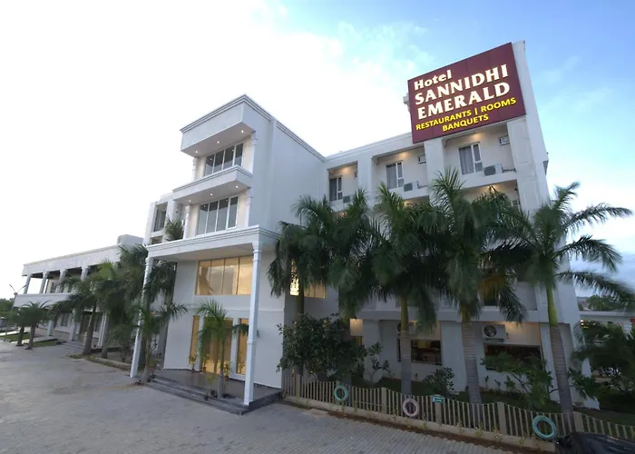 Hotel Sannidhi Emerald