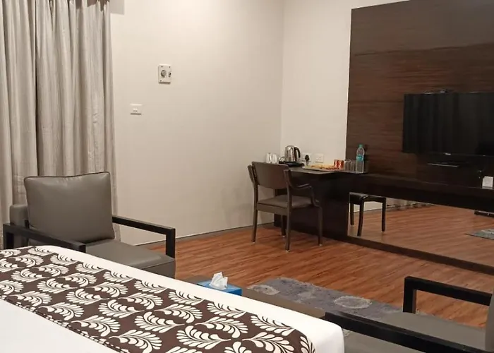 Mwc Club By Downtown