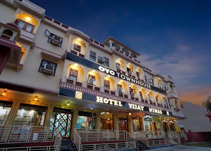 Fabhotel Vijay Niwas Kukas