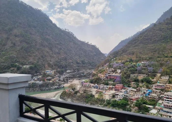 Hill Side Hotel