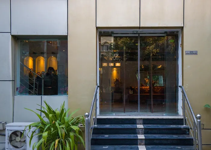 Alaya Stays Hotel Emperor Palms