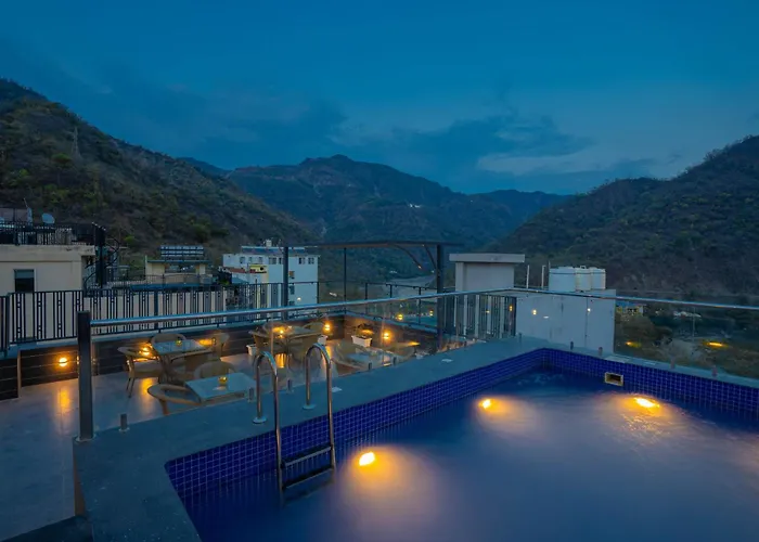 Perfectstayz Premium Laxmi Heritage With Rooftop Pool & Cafe
