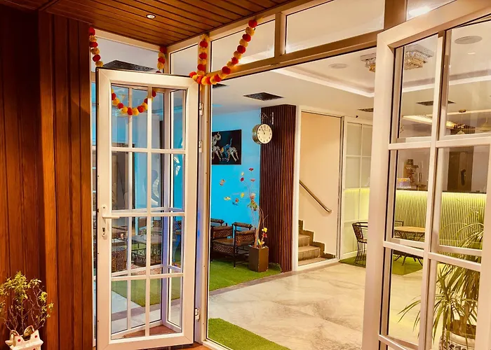 Silver Key Suites