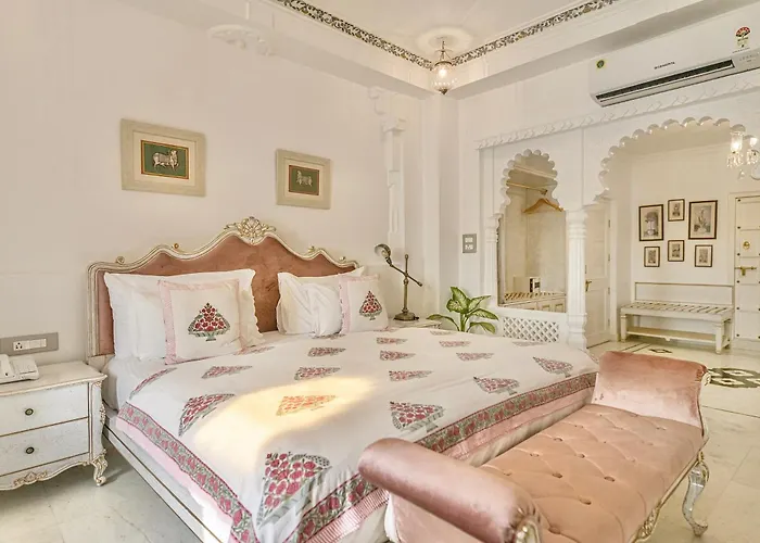 Jagat Niwas Palace