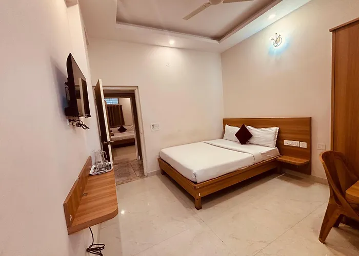 Seema Palace Inn 1 Km From Railwaystaion Mysore