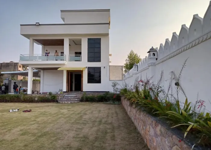 Rooms At Aravali Rani Villa