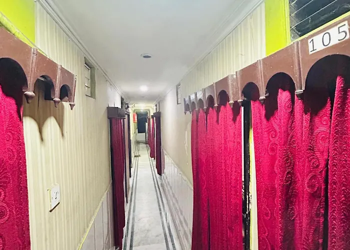 Hotel Shabnam Near Park Street,Esplanade,New Market Kolkata
