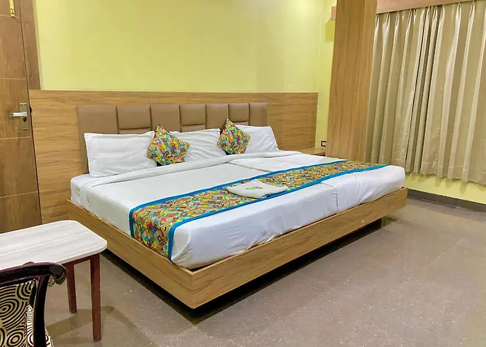 Hotel Madhav Palace Near By Railway Station- 500M Only!