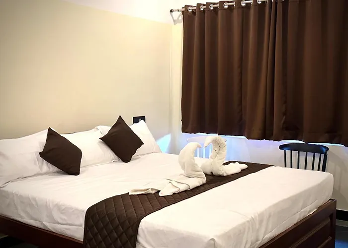 Divine Beach Inn - The Sea Shore Hotel