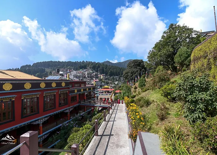 Hotel Chhuti Lava