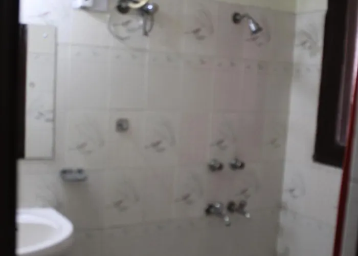 Hotel Diamond Leaf