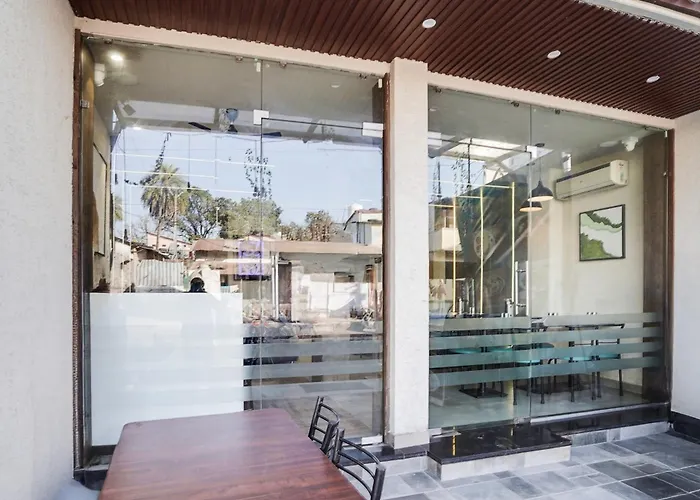 Townhouse Arvind Marg Pachamarhi
