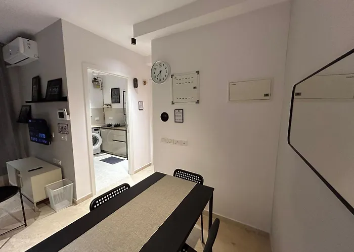 1Bhk Apartment At Hiranandani Estate - New York Theme