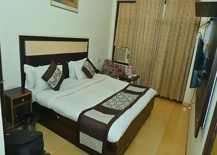 Goyal Plaza Hotel 5 Mint. Waling Distance From Pushkar Lake