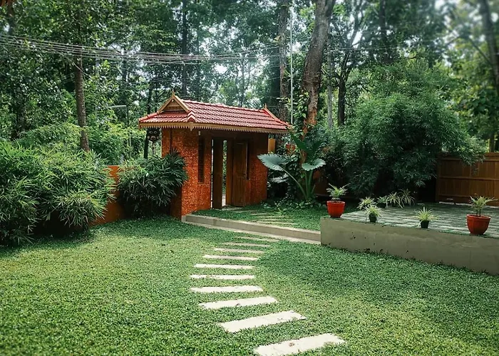 Athirappily Sreenilayam Heritage Resort