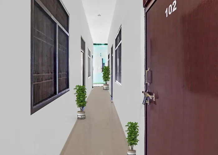 Hotel O M.G. Palace
