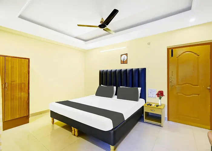 Hotel O Padmavathi Puram Near Railway Station