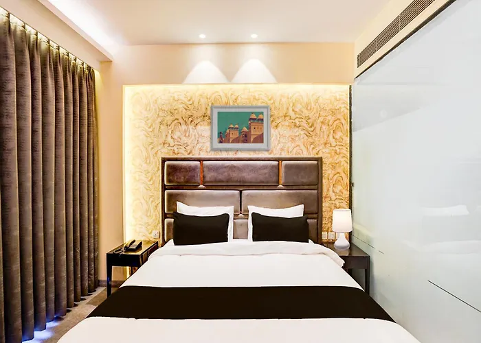 Townhouse Pitampura West Enclave