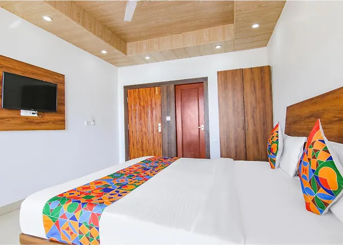 Fabexpress Kalsia Homestay - Nr Radha Krishna Mandir