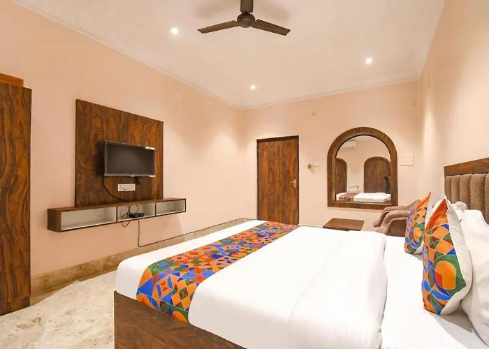 Hotel Whitehouse Ac Family Room