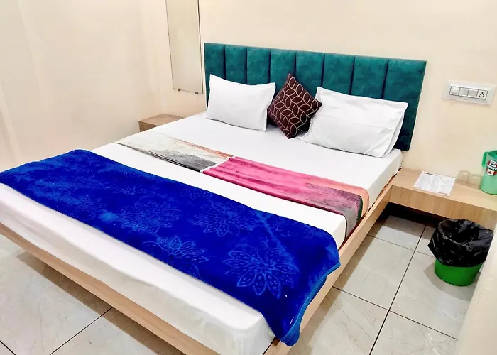 Hotel Raghavan In Front Of Railway Station Platform No 8