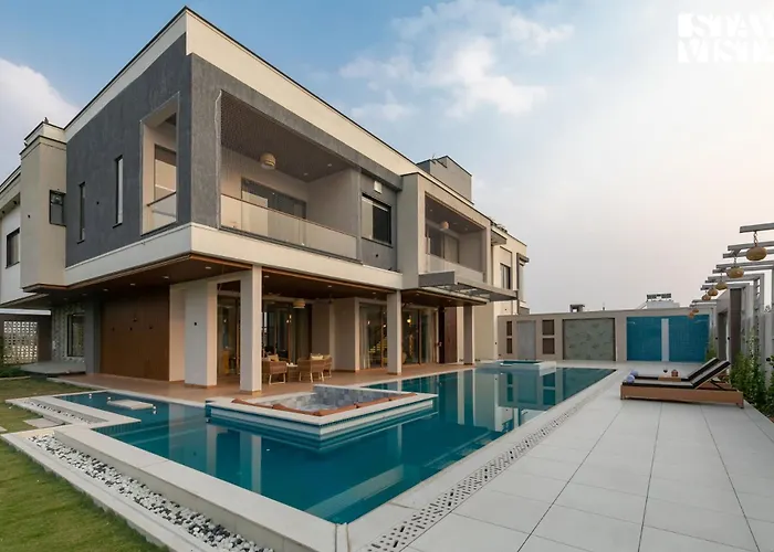 Stayvista At Priana - A Luxury Pool Villa With Gym