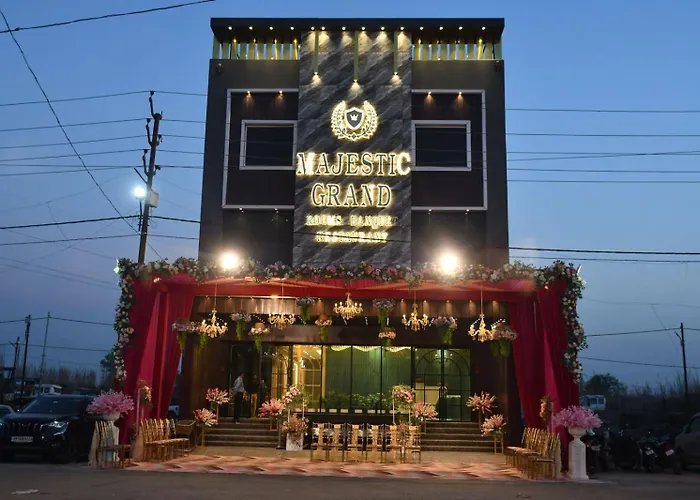 Hotel Majestic Grand By Mng Rooms Kanpur