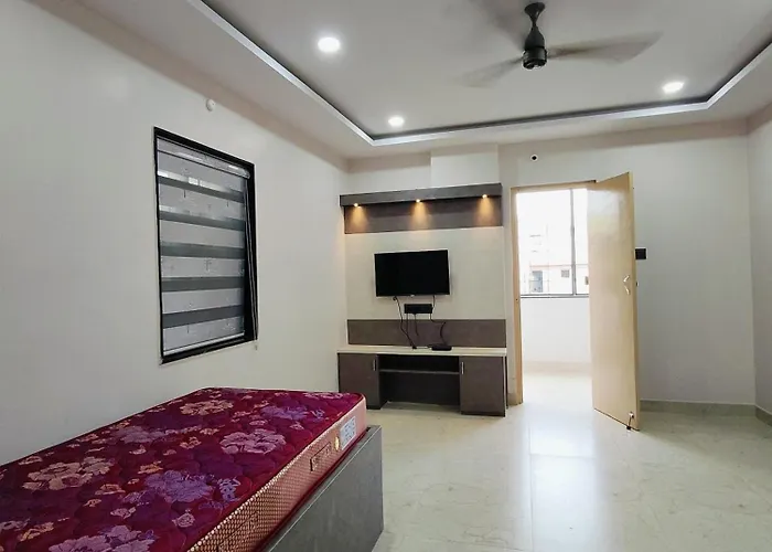 Swagan Home Stays Air Conditioned Deluxe One Bed Room Studio Apartment