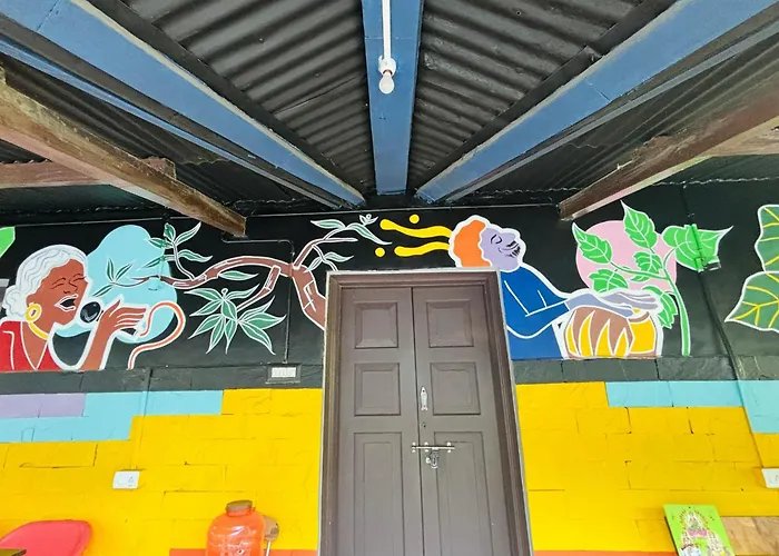 Rave Raja Coworking Hostels