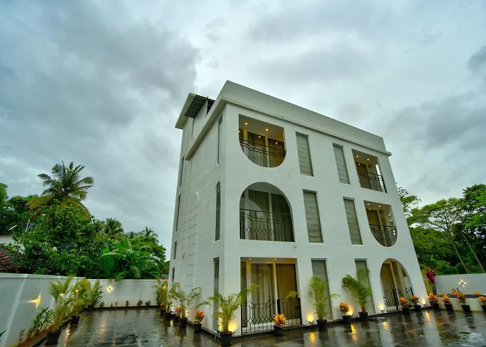 Goa Courtyard By The Porto Arpora