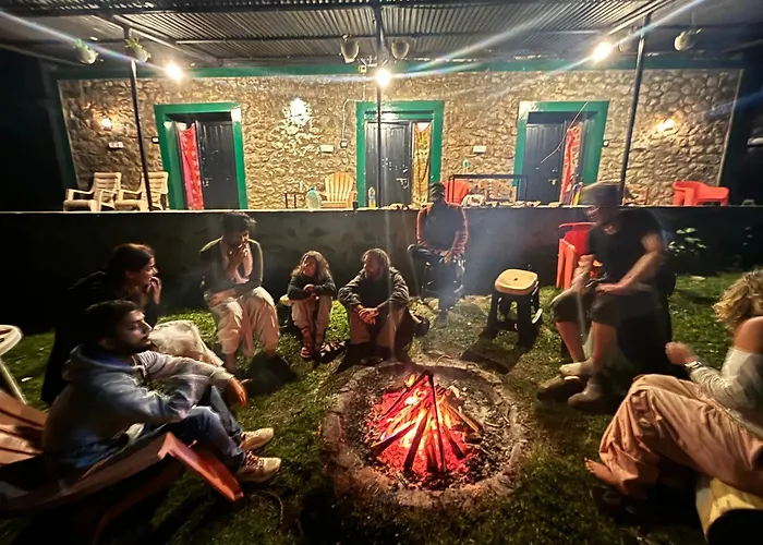 Rave Raja Coworking Hostels