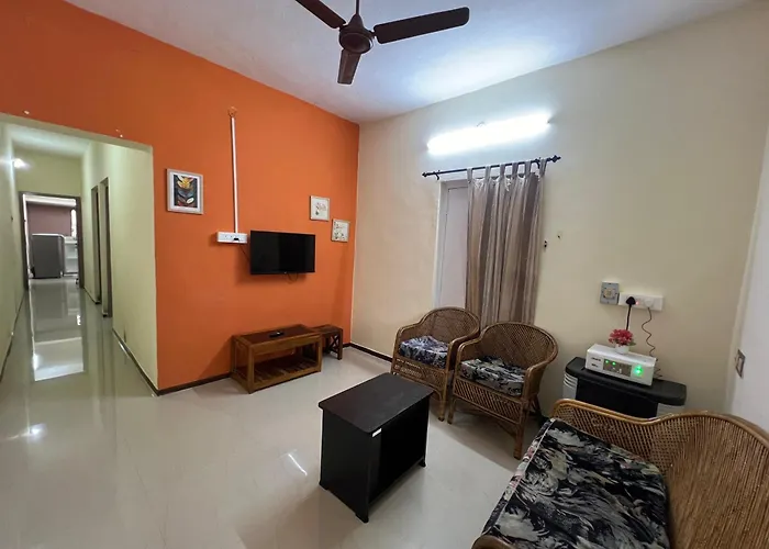 Ganga Family Stay - 2Bhk Near Ganga Hospital