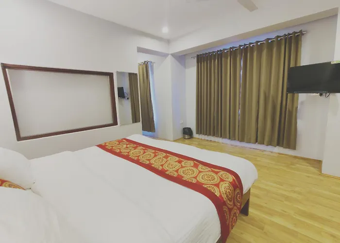 Hotel Apricot Inn Kargil