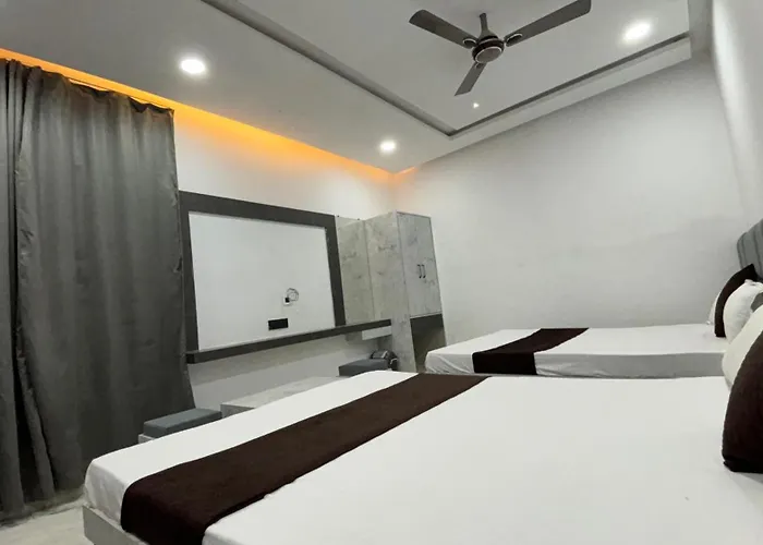 Hotel Shree Ashtvinayak Grand