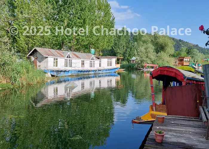 Hotel Chachoo Palace