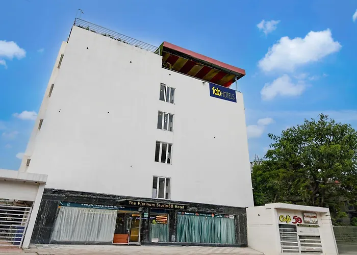 Fabhotel Prime Eco Park - New Town