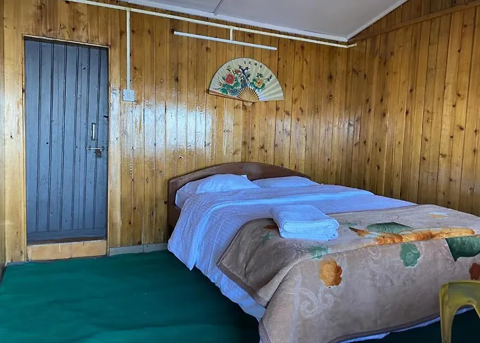 Yankee Village Retreat Reshop
