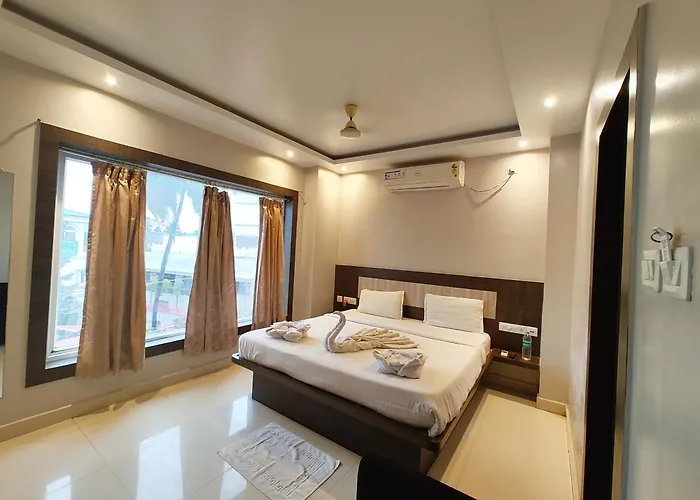 Hotel Home Town Puri Near Golden Beach And Temple - Fully-Air-Conditioned-With-Lift-Wifi-Home Style-Food Menu-And Parking Facilities - Book Now