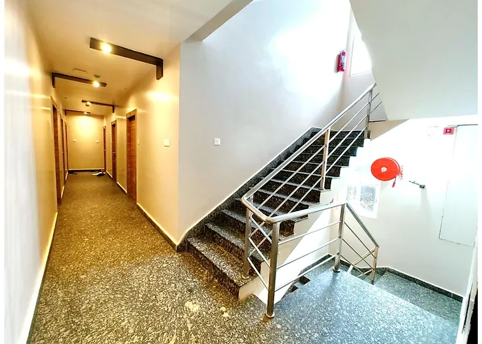 Hotel Home Town Puri Near Golden Beach And Temple - Fully-Air-Conditioned-With-Lift-Wifi-Home Style-Food Menu-And Parking Facilities - Book Now