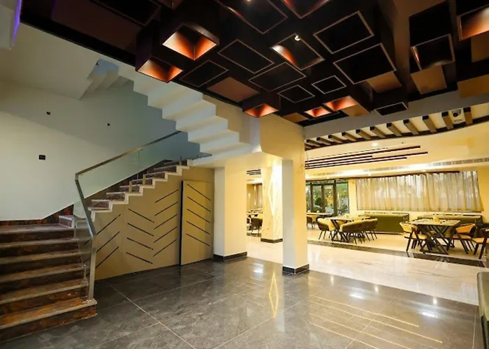 Hotel Skng Grand
