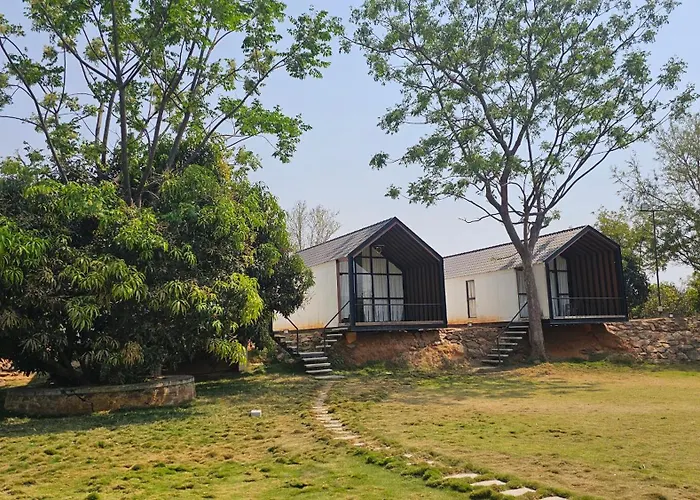 Aura Farms - Private Pool Cottages