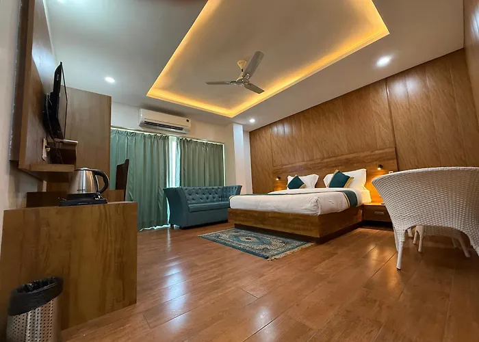 Hotel 7 Heaven Dehradun