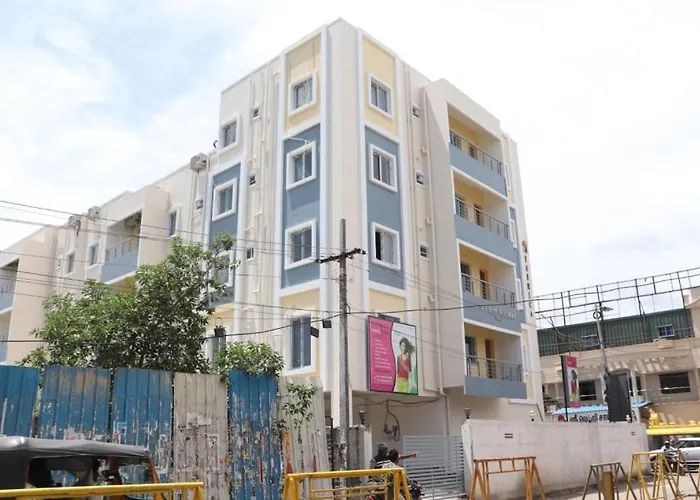Hotel Starlight Chennai Near Dlf,L&T,Miot,Tradecenter,Ramachandra Medical Coll