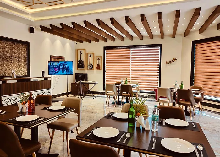 Mayur Hotel & Resort
