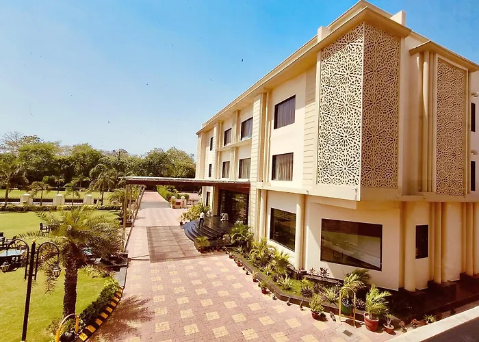 Mayur Hotel & Resort